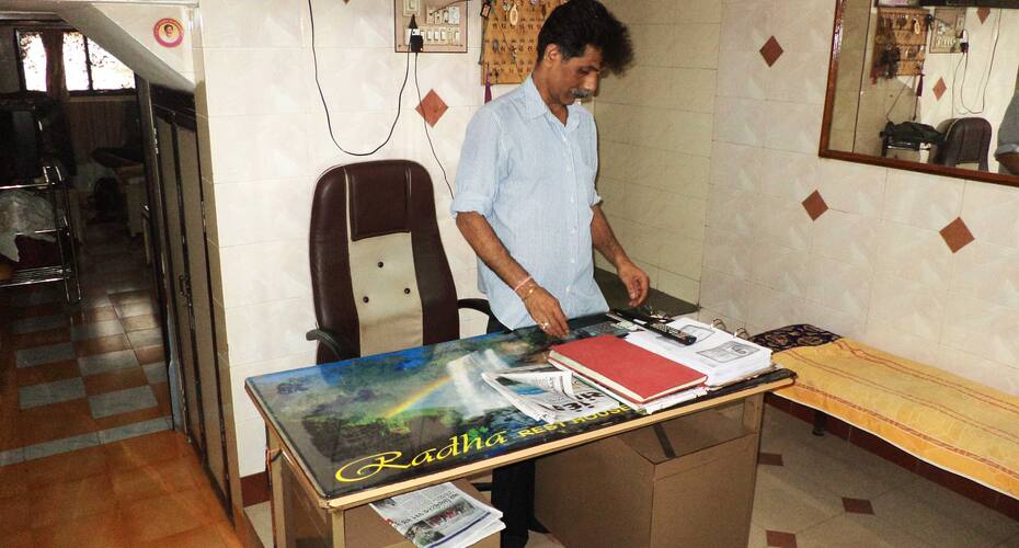 Radhe Guest House, Surat 4